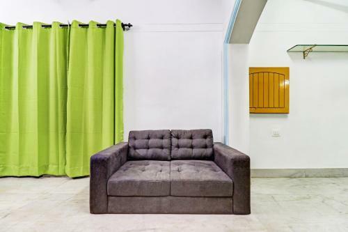 Hostal Oyo Home 66772 Budget Stay Trinity Villa