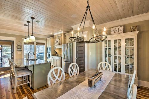 Spacious Lake Hartwell Home With Dock And Views!