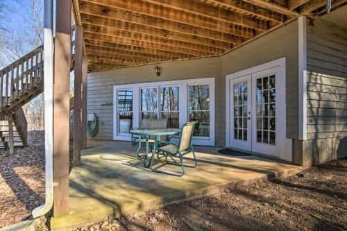 Lavonia Lake House With Private Dock And Bonfire!