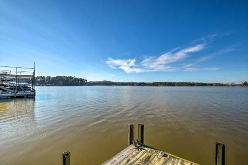 Lavonia Lake House With Private Dock And Bonfire!