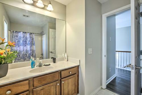 Quiet Home With Private Yard, 26 Mi To Atlanta!