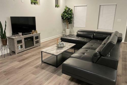 New Built House-pleasant Hill Area-entire House
