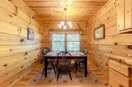 Creekside Hideaway