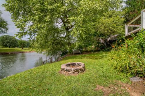 Copper Basin River House