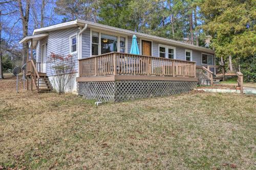 Lake Sinclair Cottage With Deck And Boat Dock!