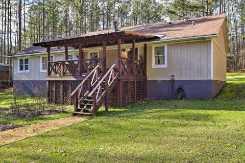Newnan Cabin With Pavilion Near Serenbe Trails!
