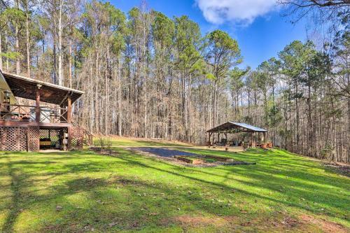 Newnan Cabin With Pavilion Near Serenbe Trails!