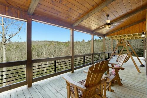 Hooch Holler- Newly Built, Sensational, Rustic Meets Modern, Mountain Cabin