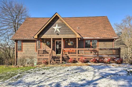 Pet-friendly Mineral Bluff Cabin With Hot Tub!