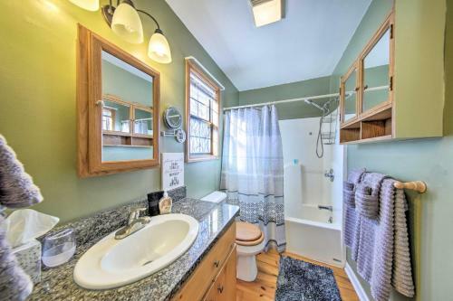 Pet-friendly Mineral Bluff Cabin With Hot Tub!