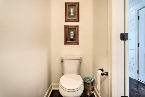 Chic St Simons Island Townhome With Pool Access