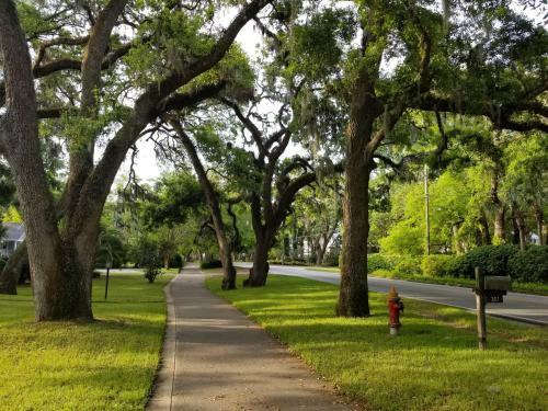 Beautiful 2 Bed - 1 And A Half Bath Condo Built Over Lagoon St Simons Island