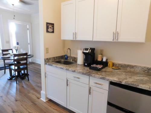 Lawrence Village Bed And Breakfast