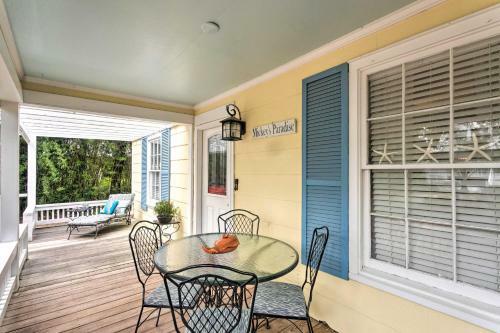 St Simons Island Cottage About 1 Block Walk To Beach!
