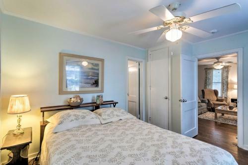 St Simons Island Cottage About 1 Block Walk To Beach!