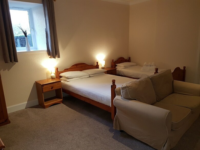 Mackay's Hotel