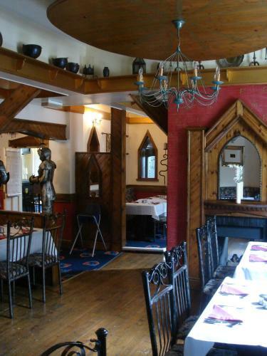 Grail Court Hotel