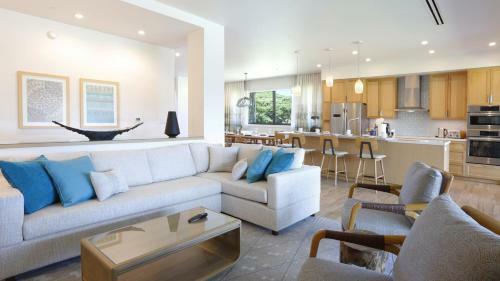 Maui Westside Presents - Luana Garden Villas 18c