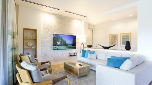 Maui Westside Presents - Luana Garden Villas 18c
