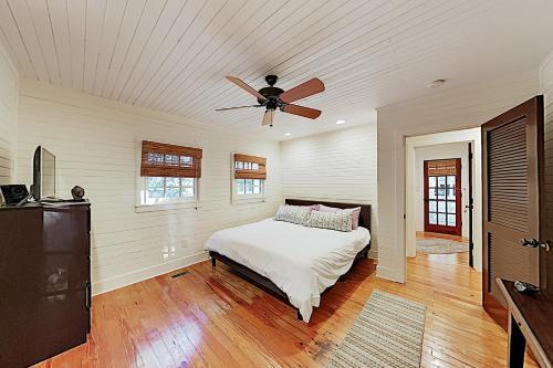 Longboard House