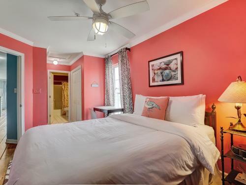 Ocean Views, Steps To Beach, Heated Pool Access! By Southern Belle Tybee