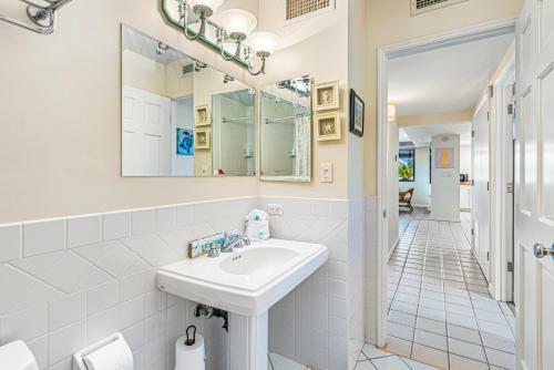 Apartamento Kahana Manor 701 2bd 2ba Oceanview Condo