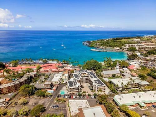 Kona Plaza#113