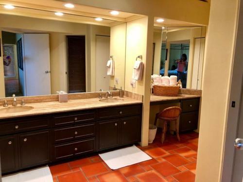 Villa Aloha - Perfect Oceanfront Retreat