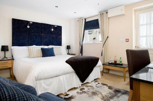Redesdale Arms Hotel