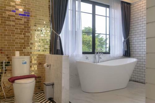 Pattaya Villa W/bathtub - Exquisite Pool Villa I