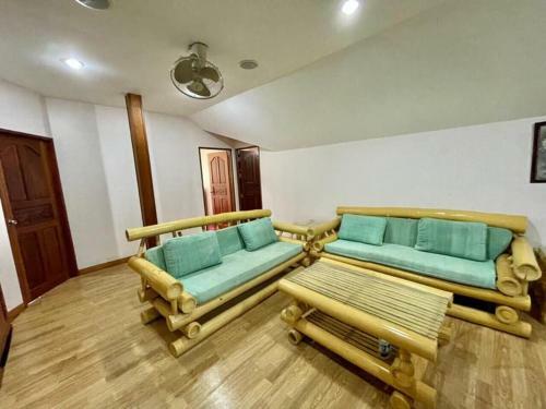 Hostal Kaewthip Family&pool