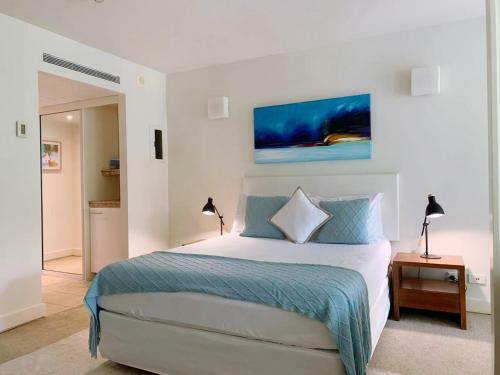 Palm Cove Beachside Apartment - Pool And Garden View