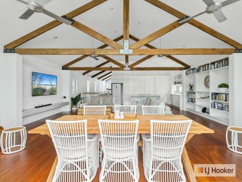 Beachfront On She Oak