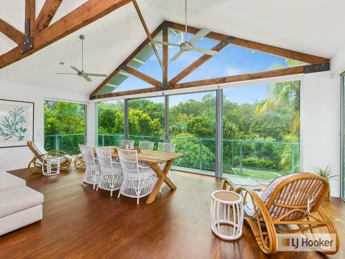 Beachfront On She Oak
