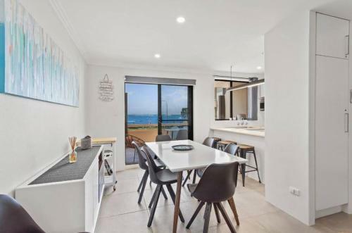 Bay Village - Shoal Bay Apartments