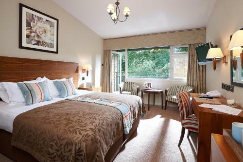 Potters Heron Hotel