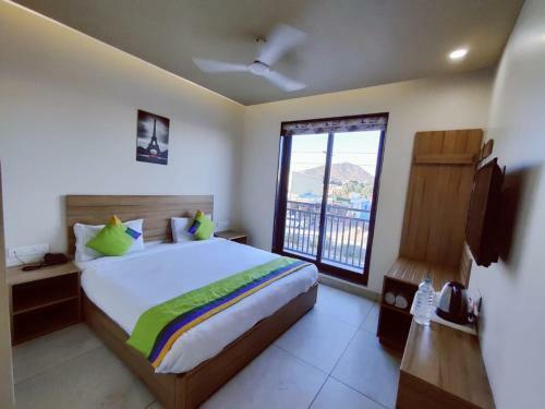 Hotel Sheer Bliss