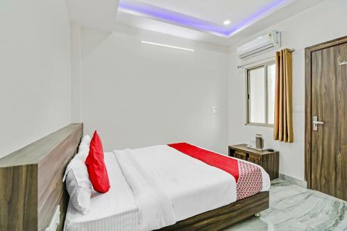 Oyo 48493 Hotel Leela Inn