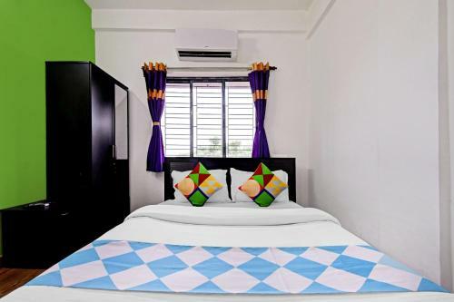 Hostal Oyo 80645 Rose Inn