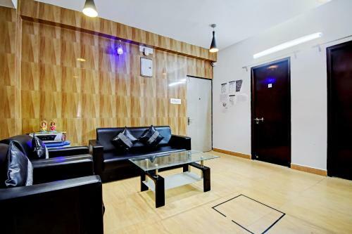 Hostal Oyo 80645 Rose Inn