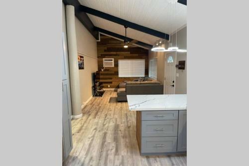 Army Street Beach House By 604 Restaurant!