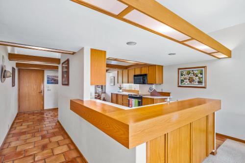 128-1 Puamana Oceanfront