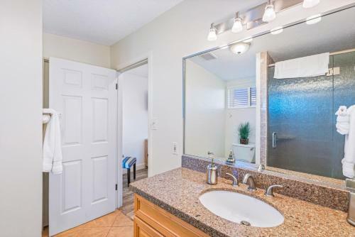 150-4 Oceanfront Puamana