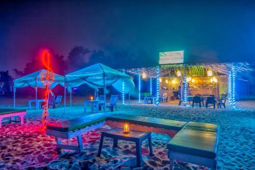 Hostal Hotel Frank's Baga Beach