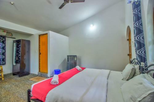 Hostal Hotel Frank's Baga Beach