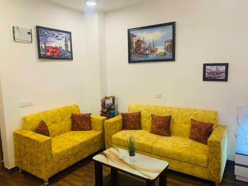 Apartamento The Solitaire Square Near Indiaexpo Mart