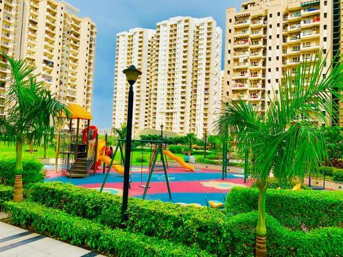 Apartamento The Solitaire Square Near Indiaexpo Mart