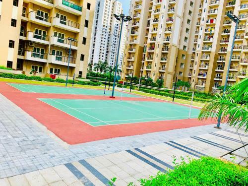 Apartamento The Solitaire Square Near Indiaexpo Mart