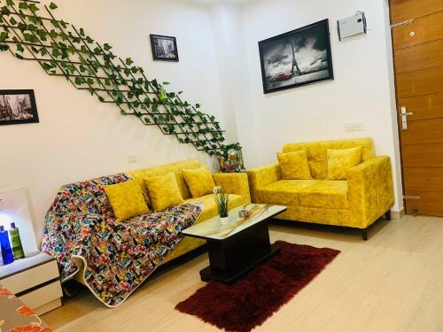Apartamento The Vogue Square Near India Expo Mart