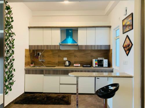 Apartamento The Vogue Square Near India Expo Mart
